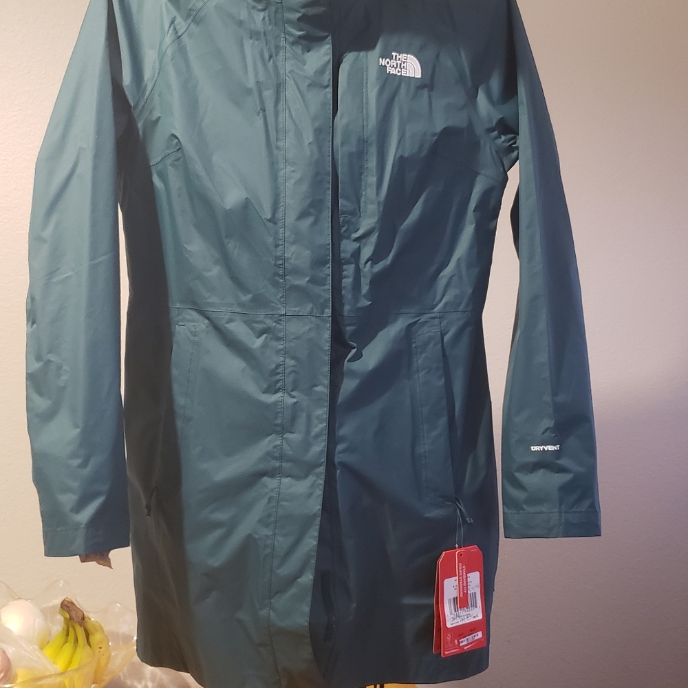 THE NORTH FACE GREEN LIGHT WEIGHT RAIN COAT SMALL